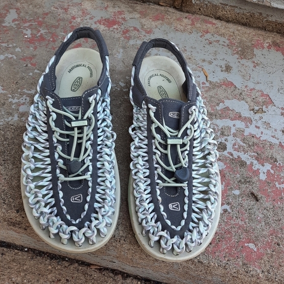 Keen uneek sandals shoes size 9.5 - Picture 2 of 6